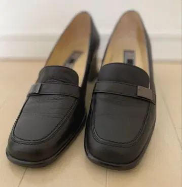 DAKS의 블랙 가죽 신발 22.5cm