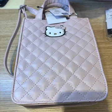 LOWRYSFARM 헬로키티 me 퀼팅 miniBAG