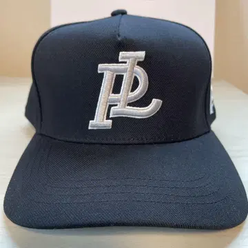 palace 블랙 자수 로고 캡