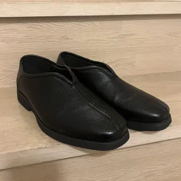 블랙 가죽 슬립온 로퍼 쿵푸