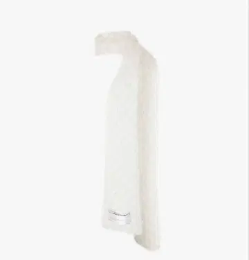 THEREDTHREAD S fuzzy scarf White