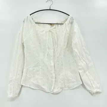 CARAMEL 캐러멜 자수 장식 화이트 셔츠 긴팔