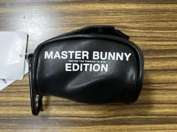 새상품 MASTER BUNNY EDITION 폴 케이스