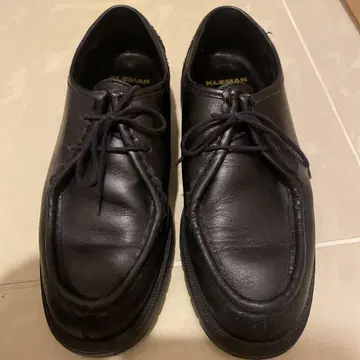 KLEMAN 블랙 모카신 가죽