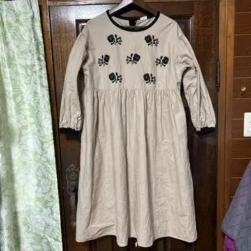 SM2 ETHICAL CRAFTS 꽃무늬 자수 원피스