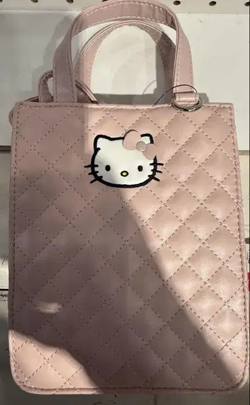 LOWRYSFARM 헬로키티 me% 퀼팅 miniBAG