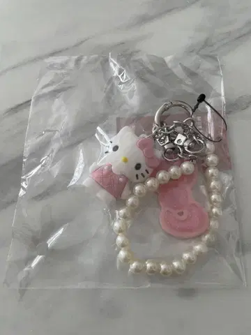 산리오 로리즈팜 헬로키티 퀼팅 키 참 핑크