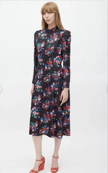 새상품급 마크제이콥스 비즈가 장식된 드레스 XS 사이즈