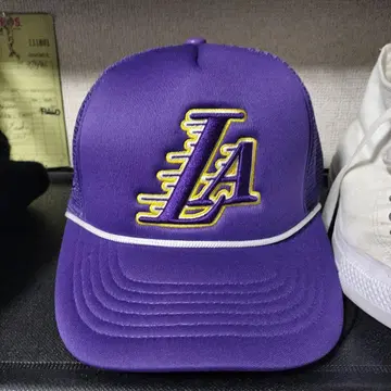 Los Angeles Lakers 트래커 캡