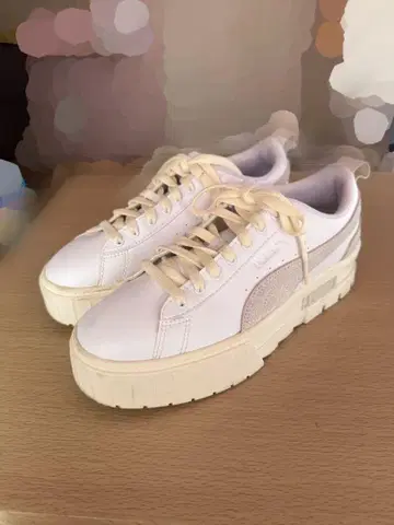 Puma 화이트 통굽 스니커즈 25.5cm
