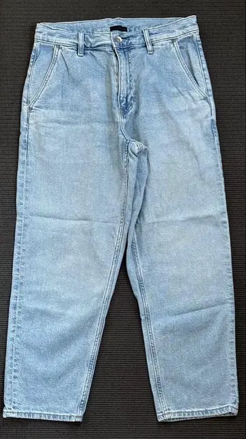 [ 새상품급 ] UNIQLO 릴랙스 앵글 청바지 와이드 핏 S 사이즈