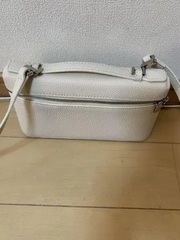 가죽 숄더백 화이트