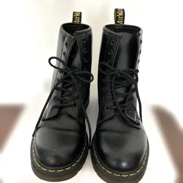 Dr.Martens 닥터마틴 8홀 부츠 23.5cm
