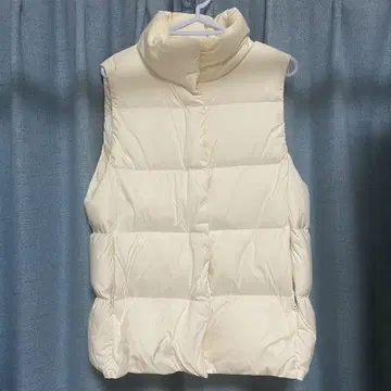 파우더 소프트 다운 베스트 M 사이즈