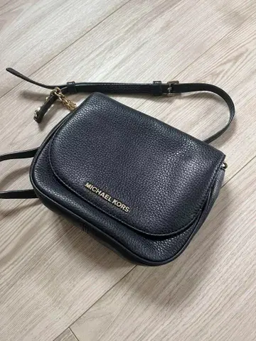 최종 가격 인하 마이클코어스 체인 숄더백 블랙 가죽