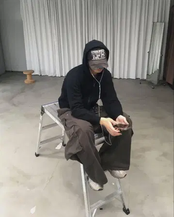 [ EPNK ] 스냅 버튼 턱 카고 팬츠