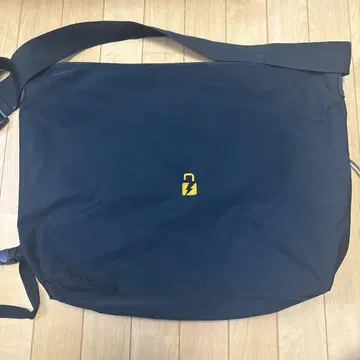 vaultroom DEVICE SHOULDER BAG