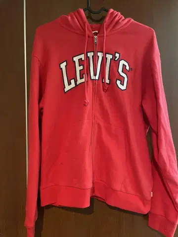 Levi's 빨간색 후드티 S 일본 사이즈 M