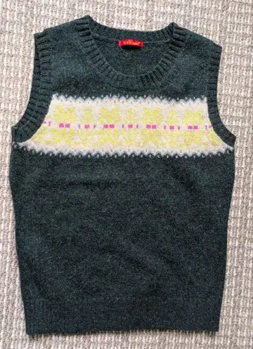 YokeLand 울 100% 페어아일 패턴 니트 베스트