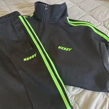 [ 새상품급 ] NERDY 트랙 저지 셋업