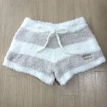 미사용 새상품 젤라피케 복슬복슬 스트라이프 숏팬츠