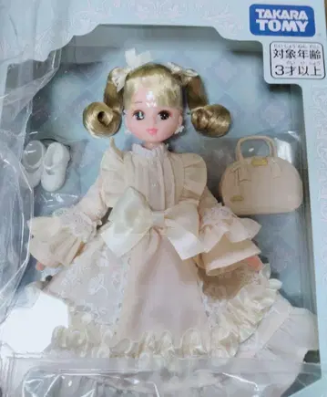 타카라토미 2025 주식 우대 한정판 리카짱 인형 크림색