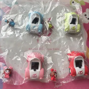 TWICE LOVELYS 풀백카 컬렉션
