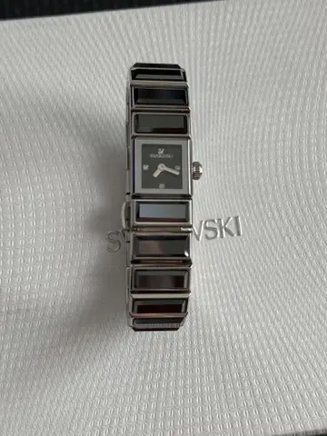 SWAROVSKI 손목시계