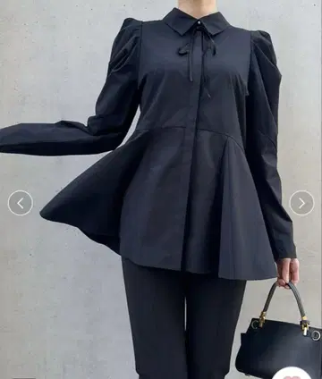 아메노치하레 내로우 리본 페플럼 블라우스 네이비