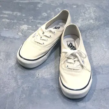 VANS 스타일 44 오센틱 화이트 23cm