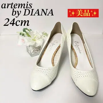 새상품급 아르테미스 바이 다이애나 펌프스 가죽 화이트 24cm