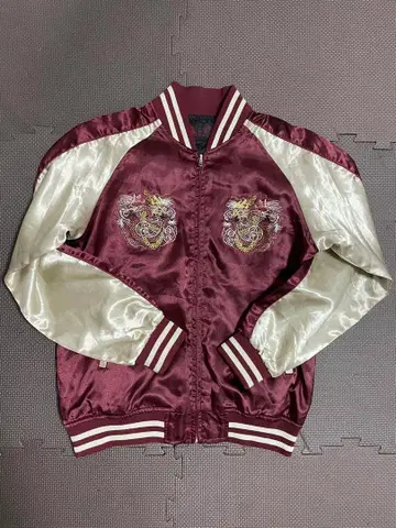 드래곤 자수 스카잔 새상품급