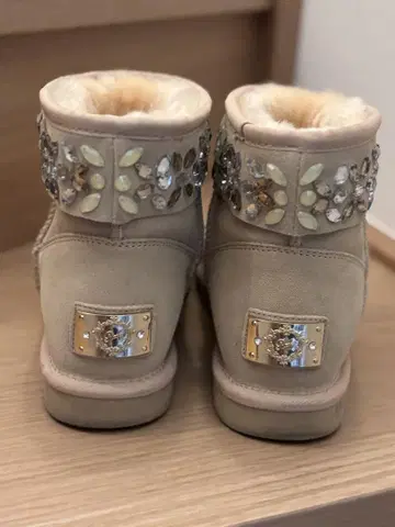 Rady 비쥬 장식 무스탕 M 사이즈