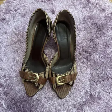 제브라 패턴 가죽 하이힐 7cm