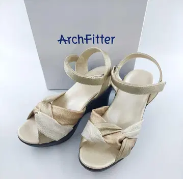 ArchFitter 샴페인 골드 베이지 힐 샌들 미사용