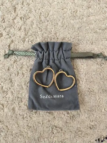 Sea's Mara 골드 하트형 귀걸이