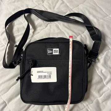 NEW ERA 블랙 숄더백