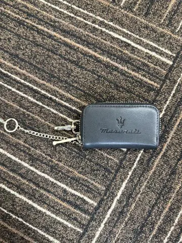 Maserati 블랙 가죽 키케이스