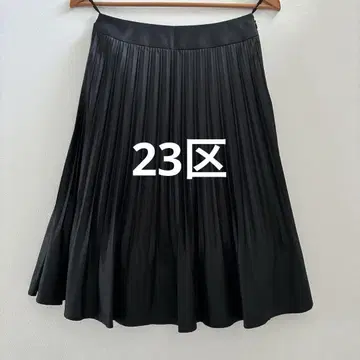 새상품급 23구 플레어 스커트 플리츠 광택 블랙 가죽 느낌 36