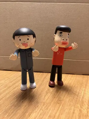 두 명의 캐릭터 피규어 약 15cm