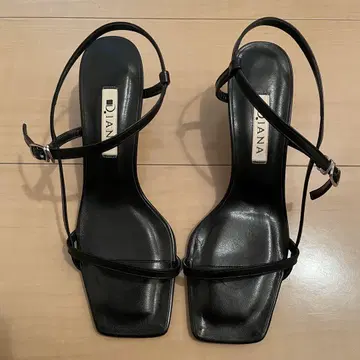 DIANA 블랙 스트랩 샌들 22.5cm