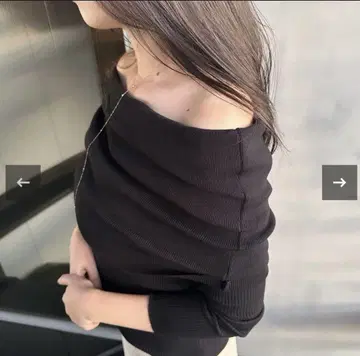 캐널 액세서리 오프숄더 니트 canal accessory