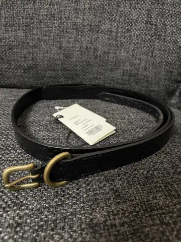 Auralee EMBOSSED BLACK COW LEATHER BELT