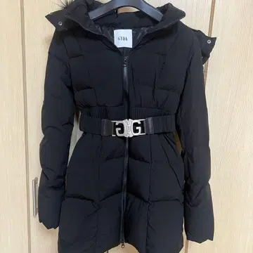 gyda 다운 블랙