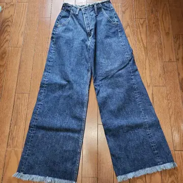 새상품급 AZUL by MOUSSY 프린지 밑단 와이드 데님 L