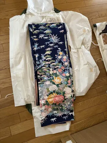후리소데 네이비 바탕 꽃무늬