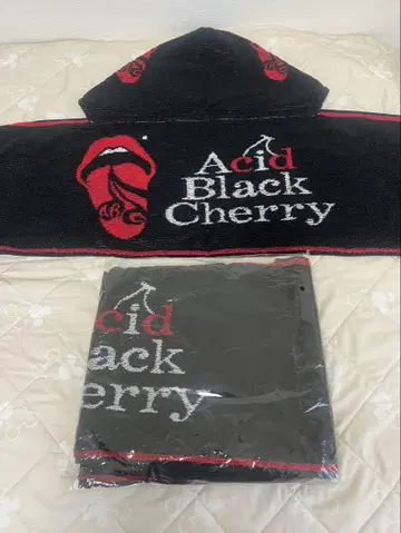 Acid Black Cherry 후드 부착 타월