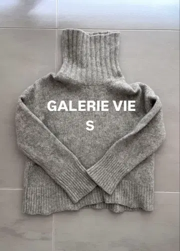 GALERIE VIE 그레이 터틀넥 S 니트