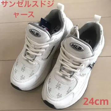 새상품 MLB 화이트 스니커즈 24cm