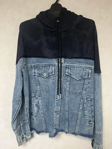 [ 새상품 ] 후드 부착 데님 자켓